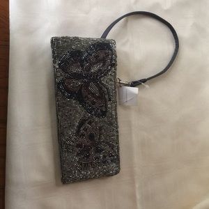 Wrist beaded purse